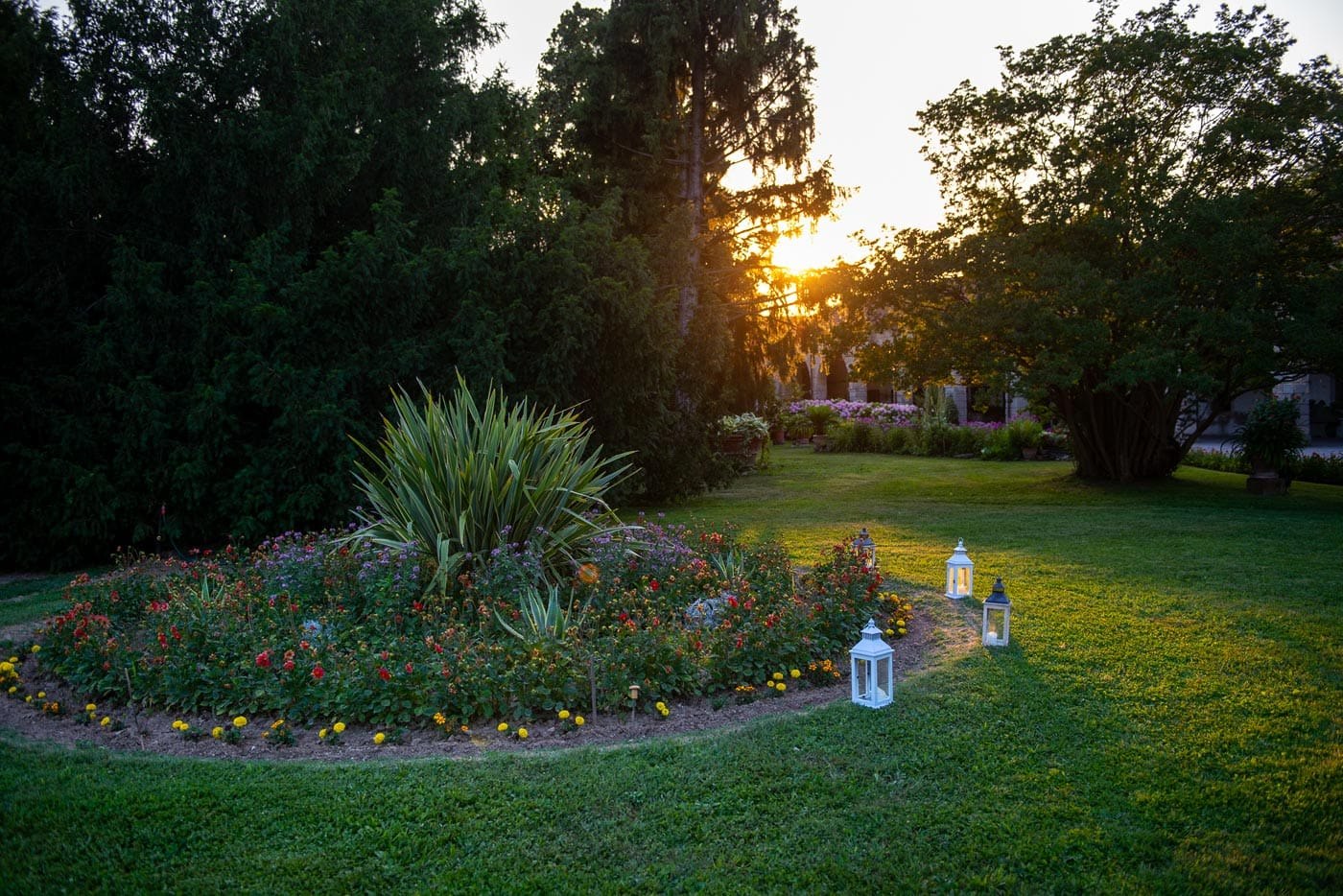 Il giardino di Villa Cavalli al tramonto
